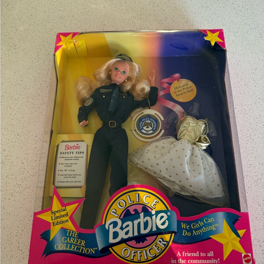 Barbie Police Officer Doll RARE vintage 1993
